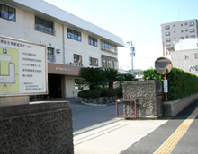 県総合保健福祉センター外観